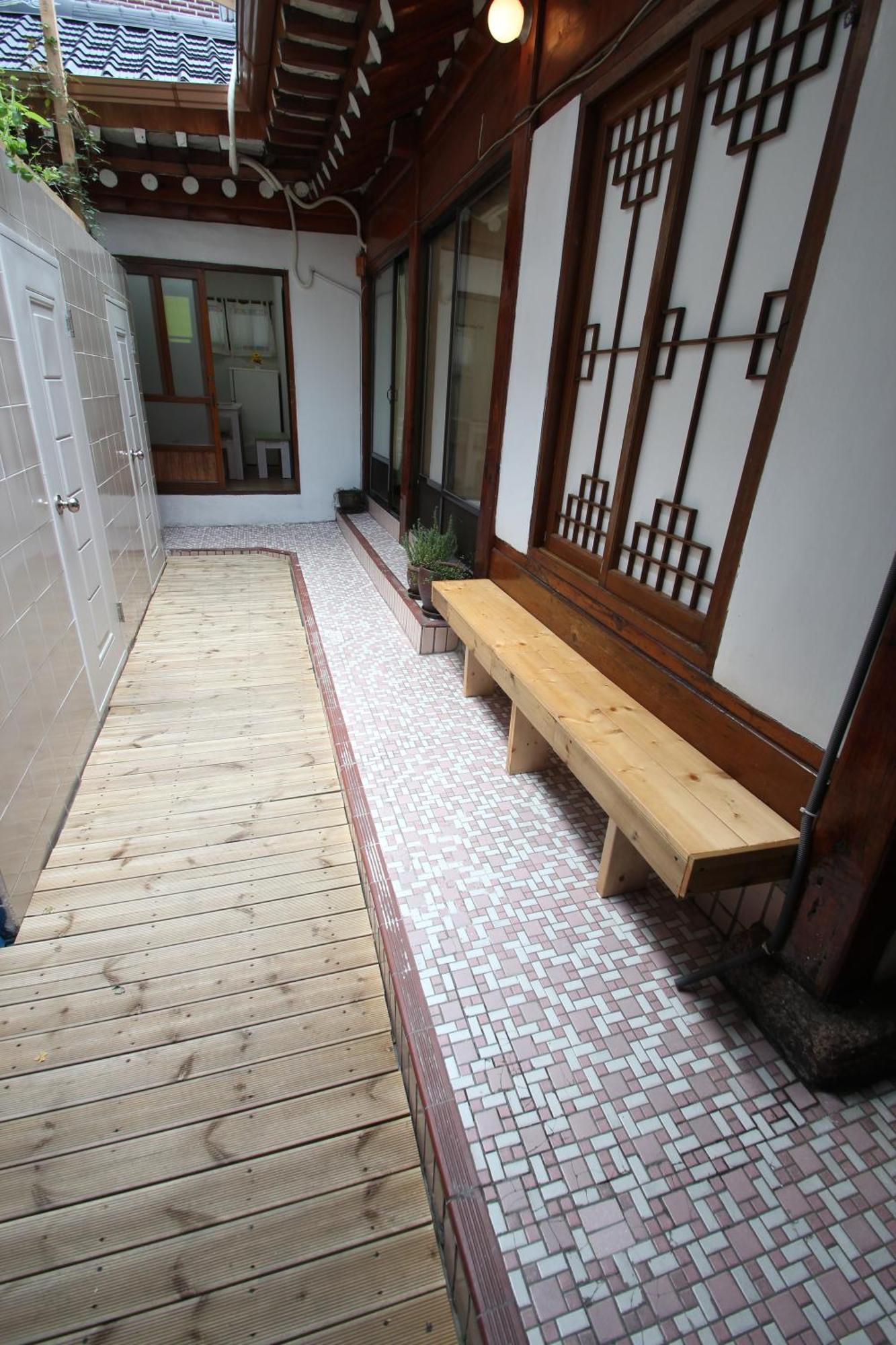 Icos Guesthouse 1 - Female Only Seoul Exterior foto