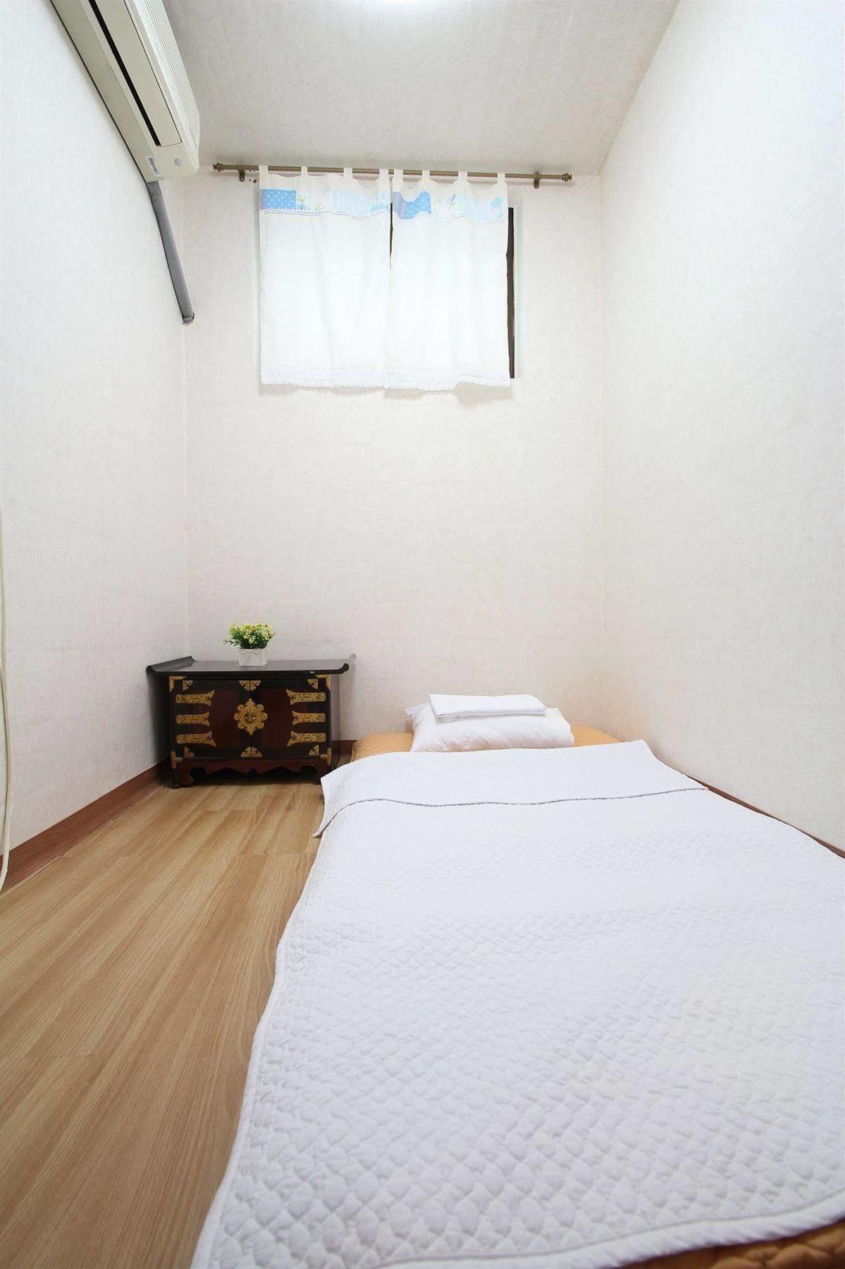 Icos Guesthouse 1 - Female Only Seoul Exterior foto